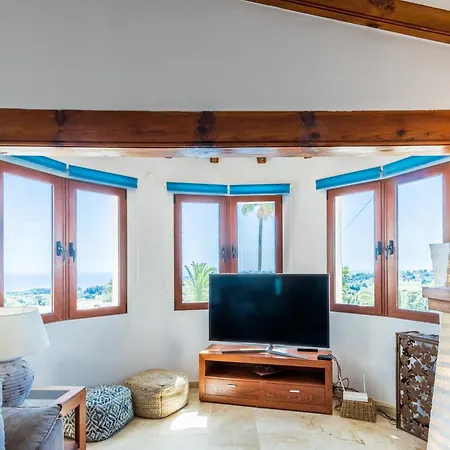 Pia Villa *