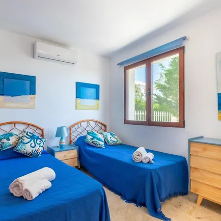 Pia Villa *